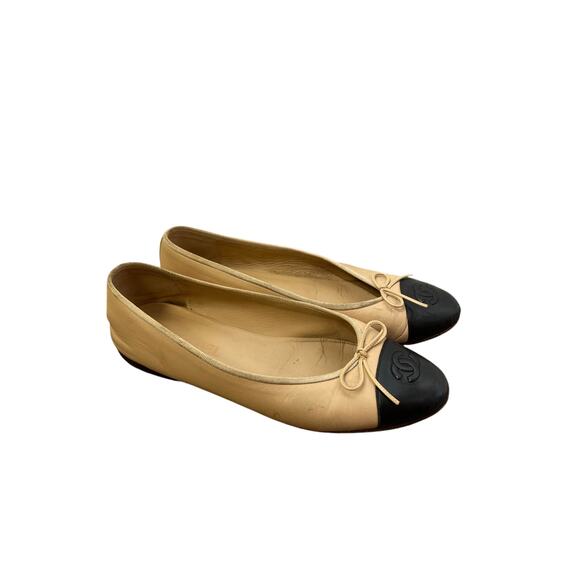 Chanel Nude and Black Toed Ballet Flats Sz 40  ( 9.5) - Picture 1 of 5
